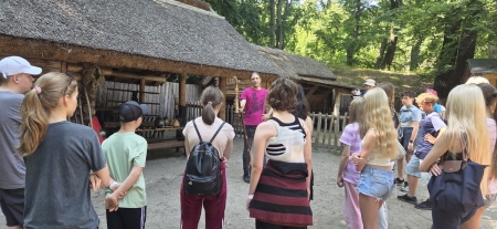 Żywa lekcja historii: Nasza młodzież z wizytą w sopockim Grodzisku!